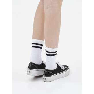 DOUBLE-STRIPE CREW SOCKS...